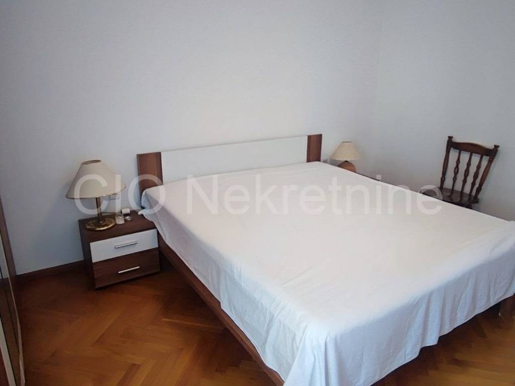 Flat in a building, Sale, Split, Split