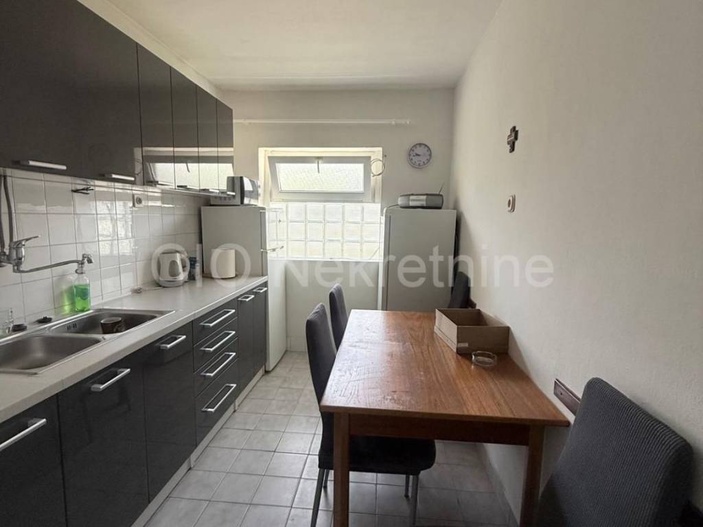 Flat in a building, Sale, Split, Split