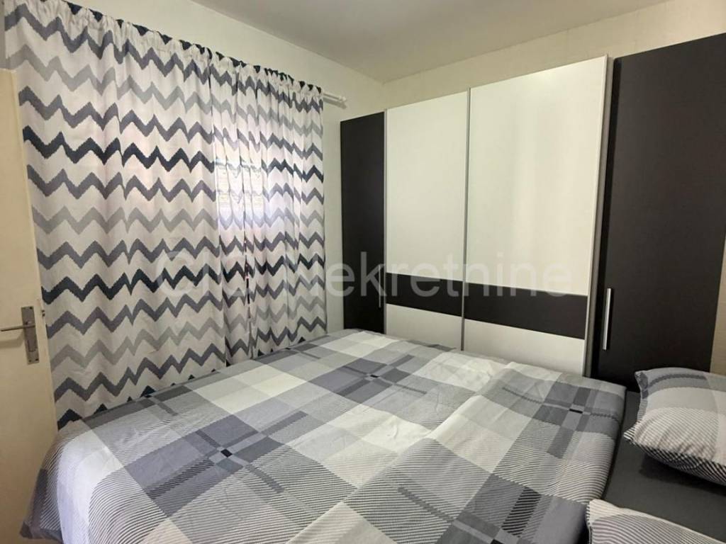 Flat in a building, Sale, Split, Split