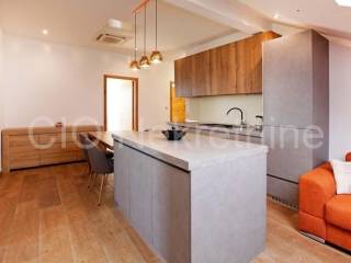 Flat in a building, Sale, Bol, Bol