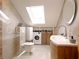 Flat in a building, Sale, Bol, Bol