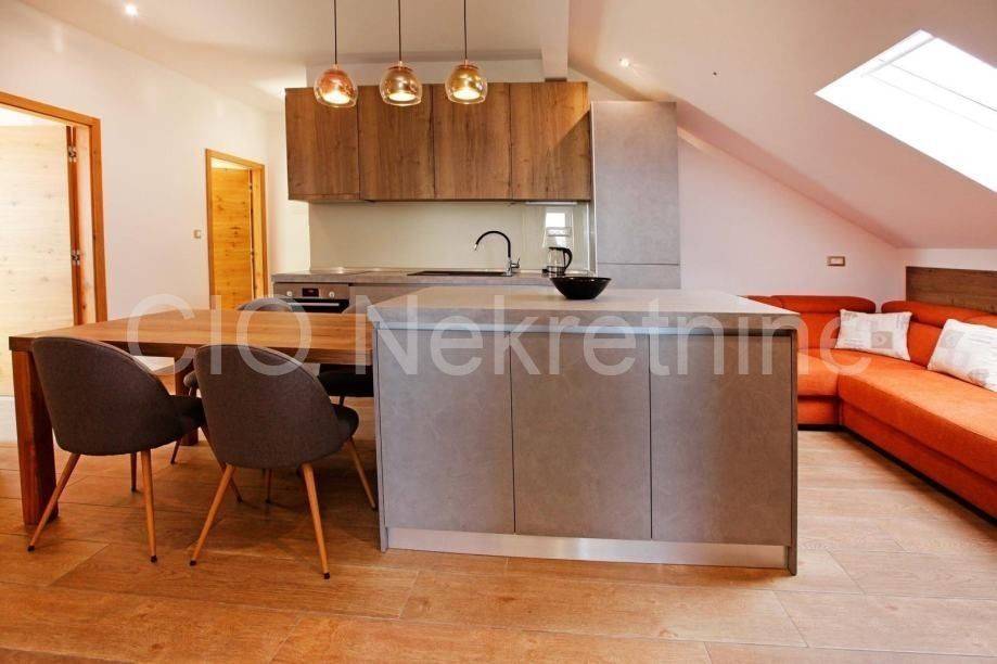 Flat in a building, Sale, Bol, Bol
