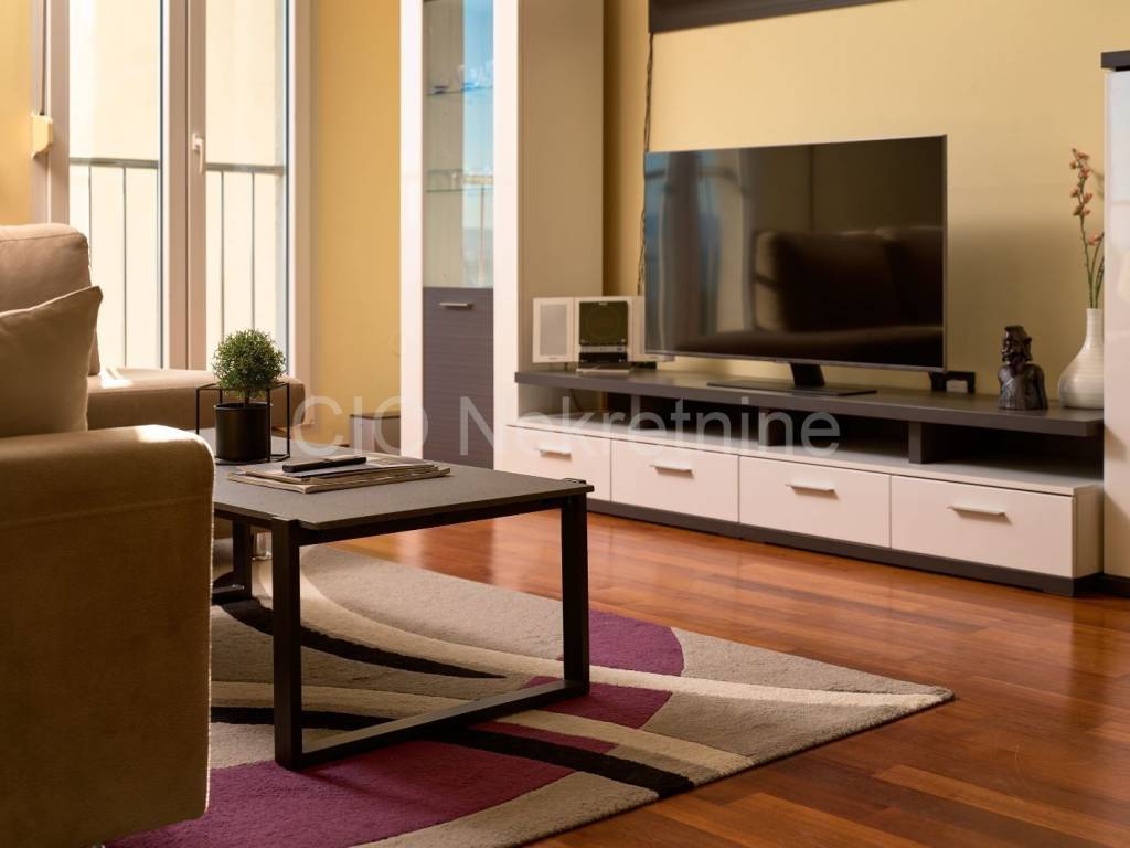 Flat in a building, Sale, Split, Split