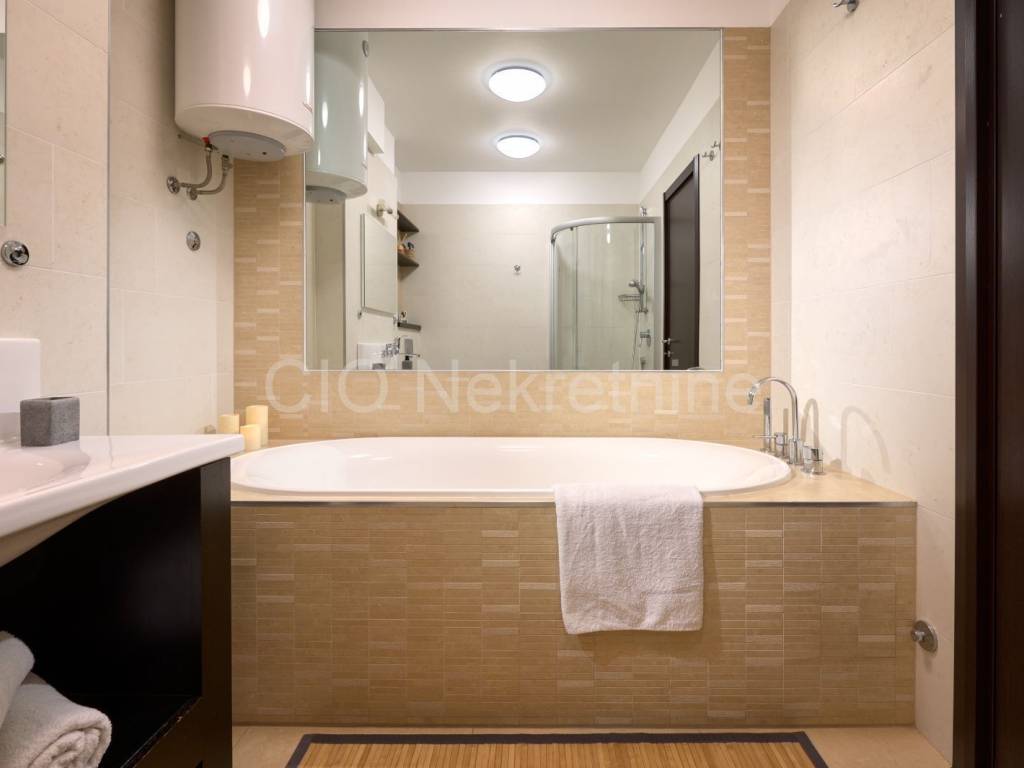 Flat in a building, Sale, Split, Split