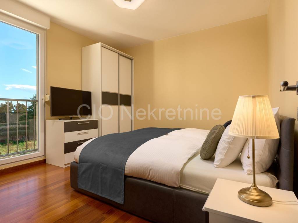 Flat in a building, Sale, Split, Split