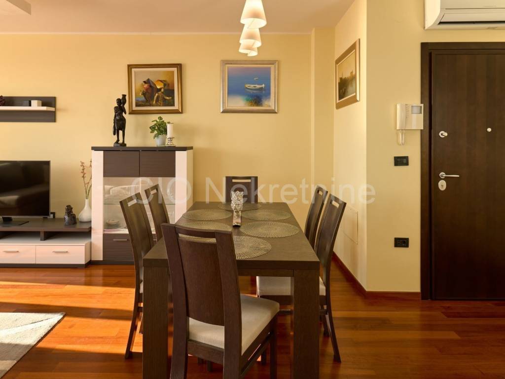 Flat in a building, Sale, Split, Split
