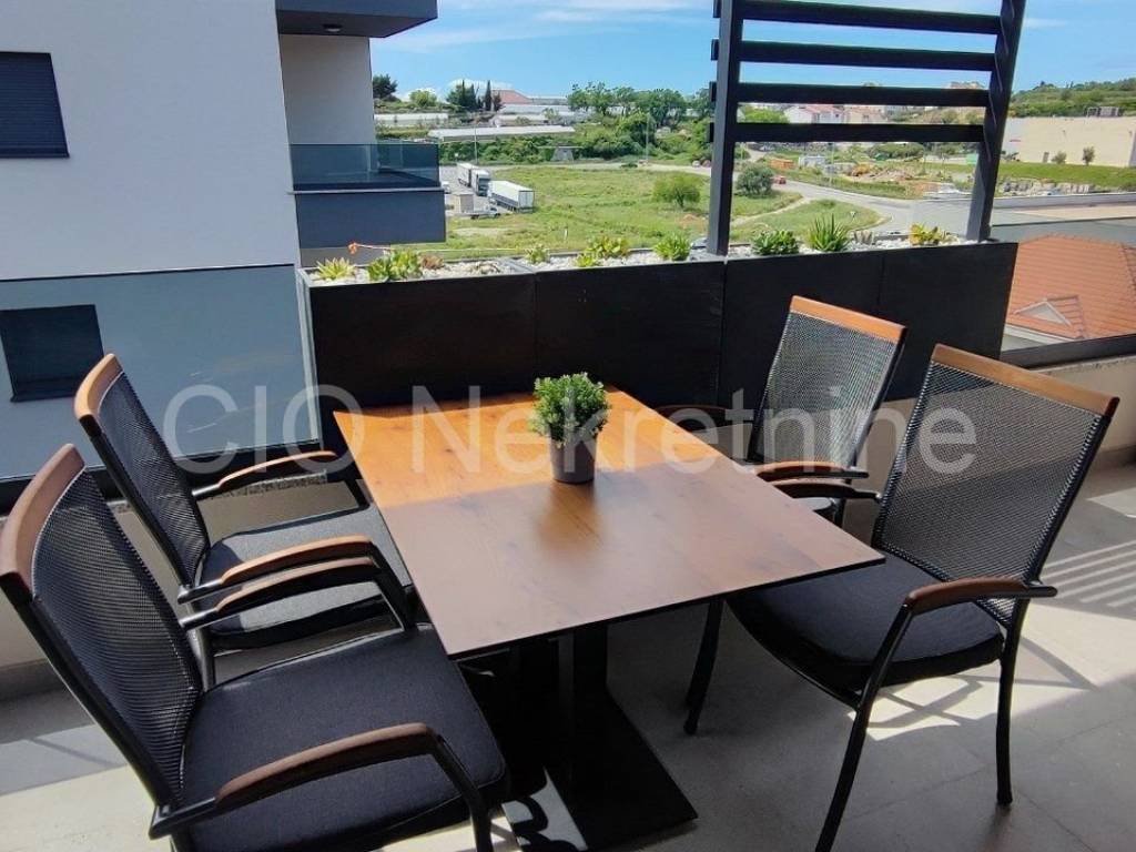 Flat in a new building, Rent, Split, Split