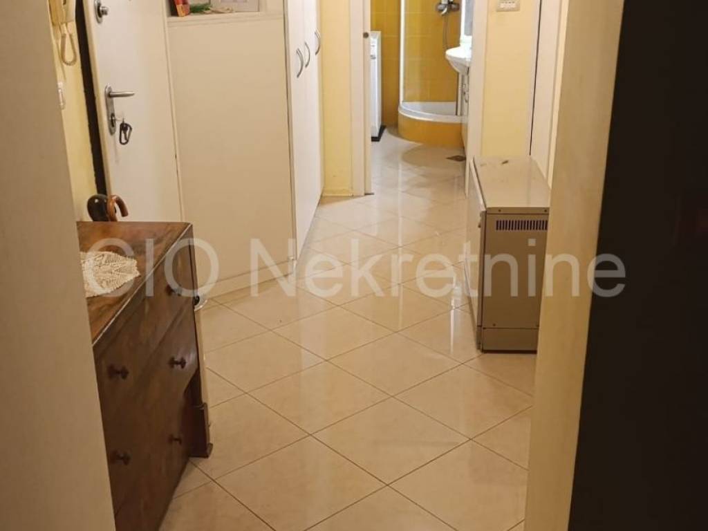 Flat in a building, Sale, Split, Split