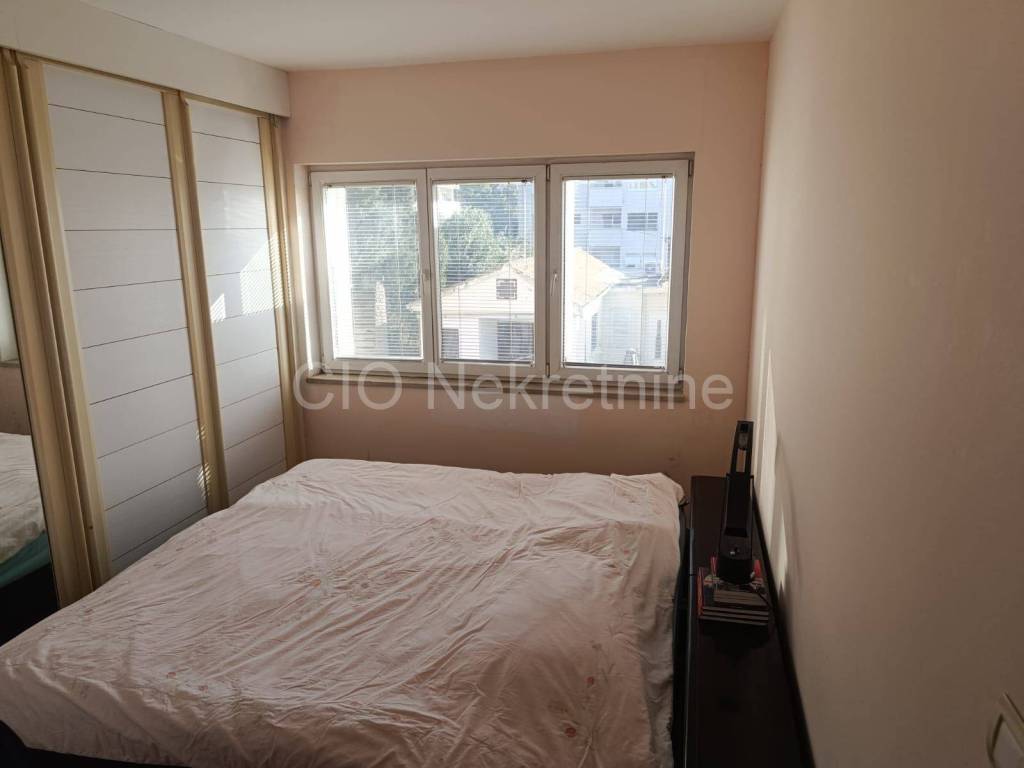 Flat in a building, Sale, Split, Split