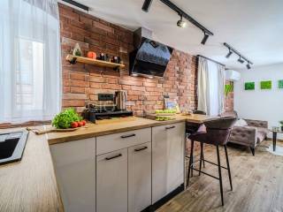 Flat in a house, Sale, Split, Split