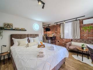 Flat in a house, Sale, Split, Split