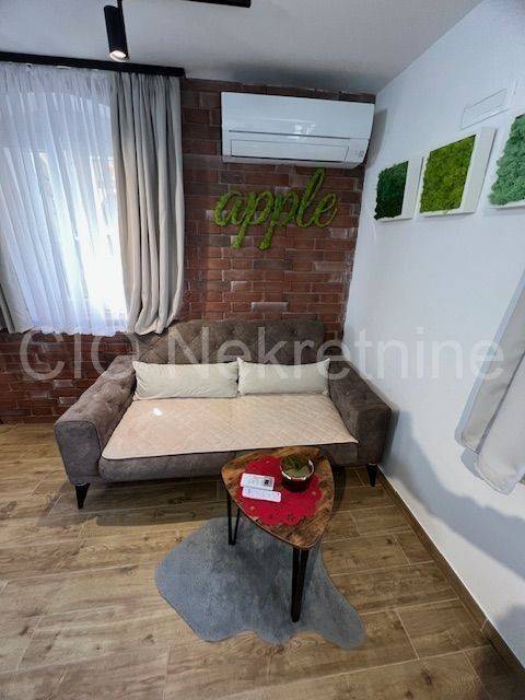 Flat in a house, Sale, Split, Split