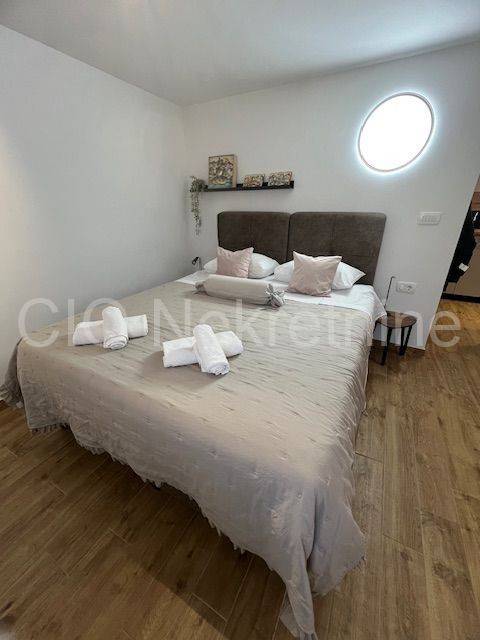 Flat in a house, Sale, Split, Split