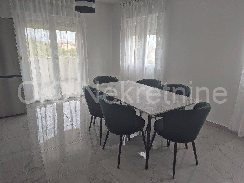 Flat in a building, Rent, Kaštela, Kaštel Kambelovac