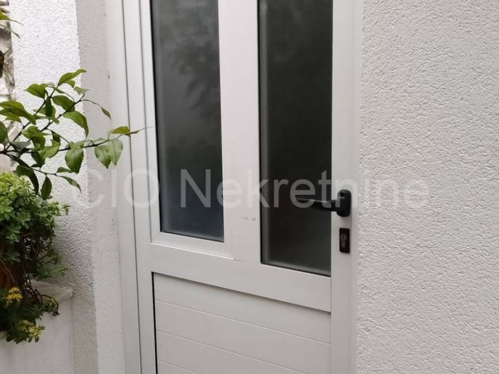 One-storey house, Sale, Split, Split