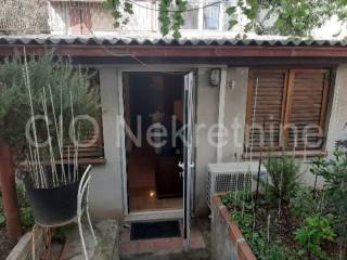 Detached house, Sale, Split, Split