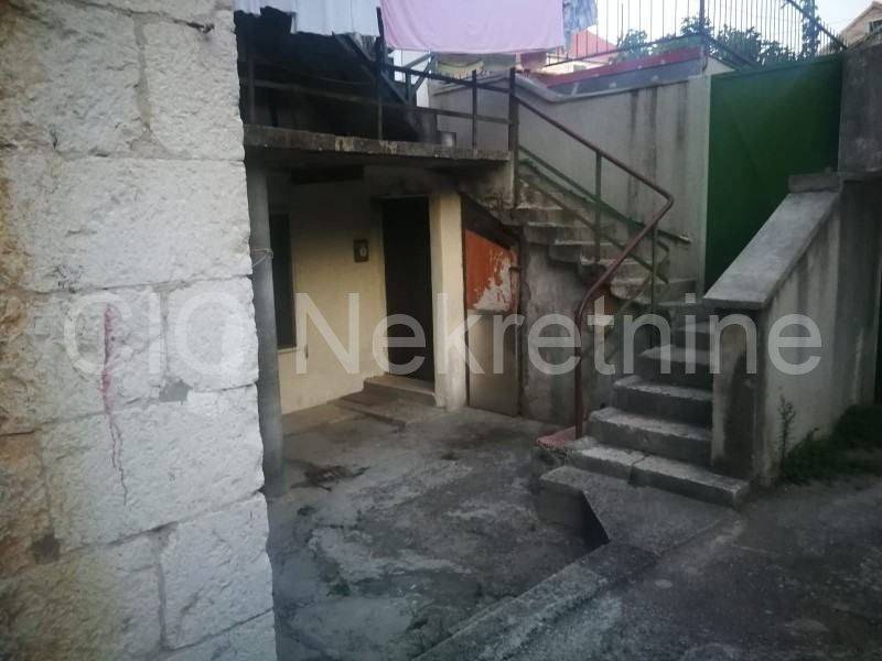 Detached house, Sale, Split, Split