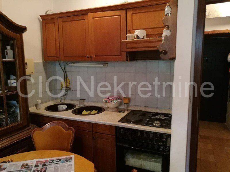 Detached house, Sale, Split, Split