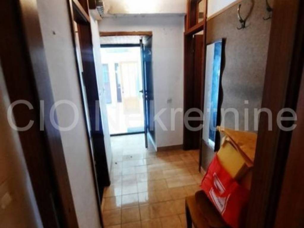 Detached house, Sale, Split, Split