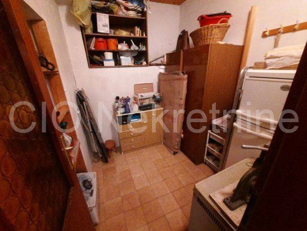 Detached house, Sale, Split, Split
