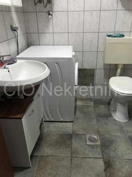 Flat in a building, Sale, Okrug, Okrug Gornji