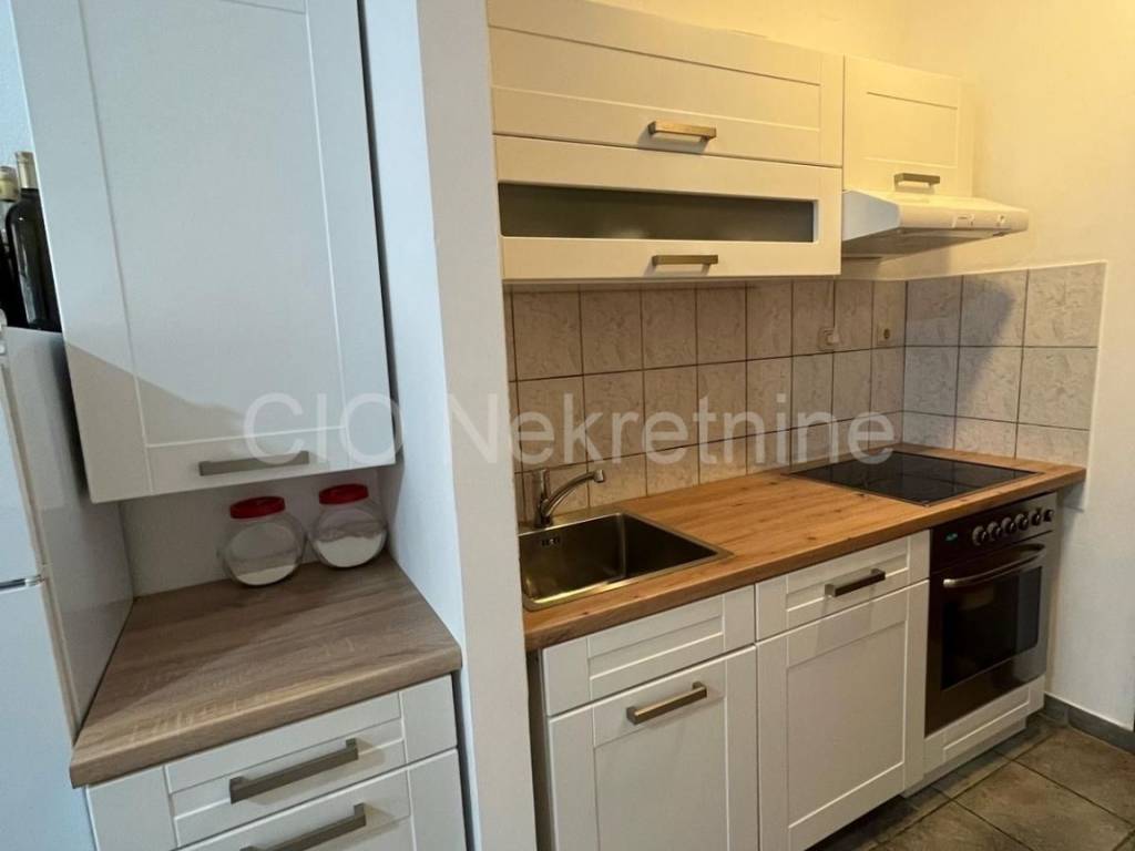 Flat in a building, Sale, Okrug, Okrug Gornji