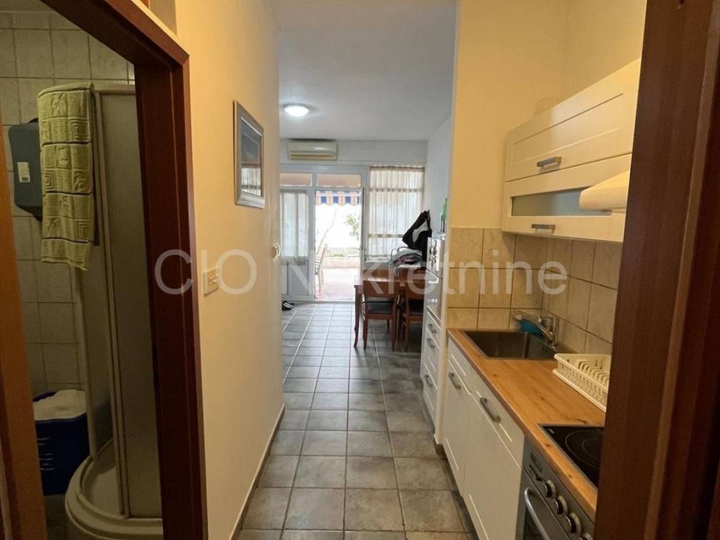 Flat in a building, Sale, Okrug, Okrug Gornji