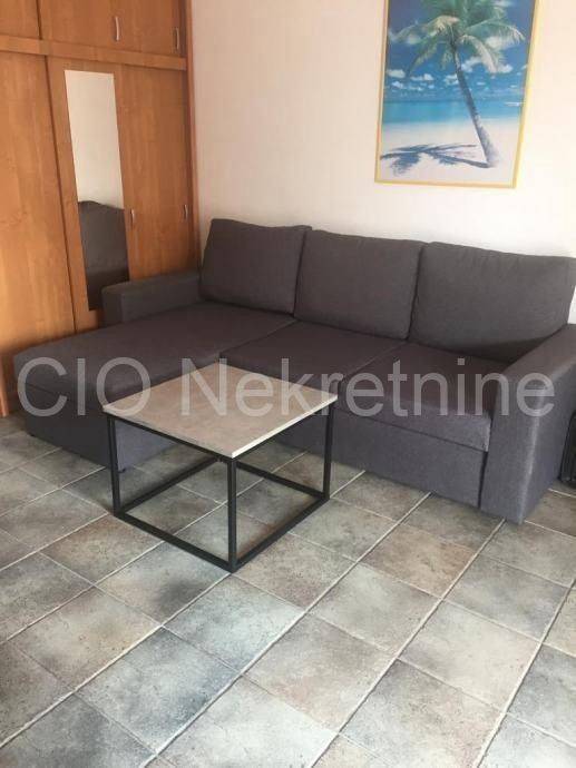 Flat in a building, Sale, Okrug, Okrug Gornji