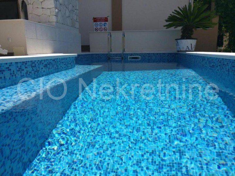 Villa, Sale, Okrug, Okrug Gornji