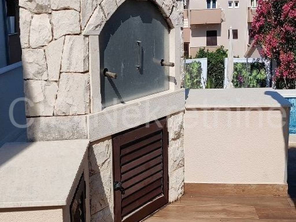 Villa, Sale, Okrug, Okrug Gornji