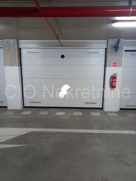 Inner garage space, Rent, Split, Split