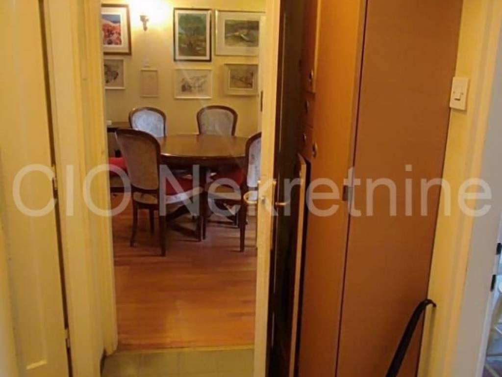 Flat in a building, Sale, Split, Split