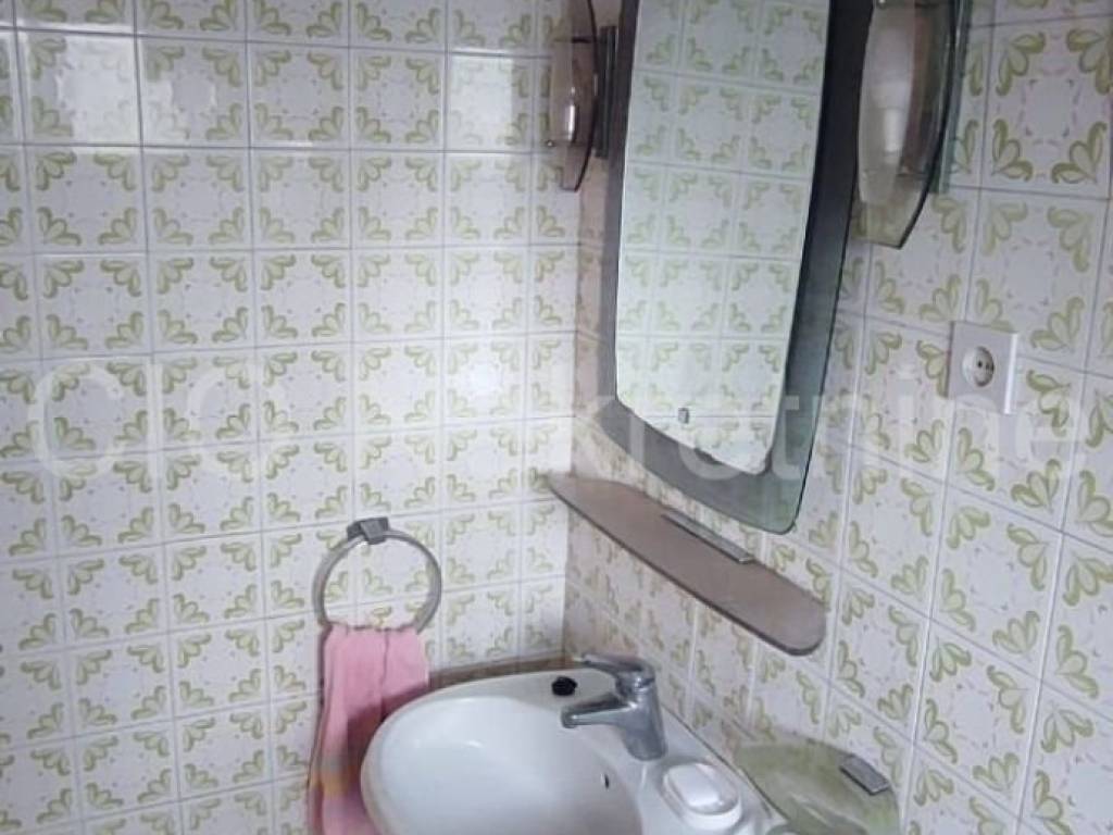 Flat in a building, Sale, Split, Split