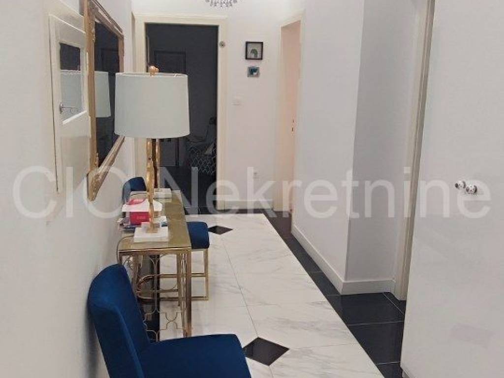 Flat in a building, Sale, Split, Split