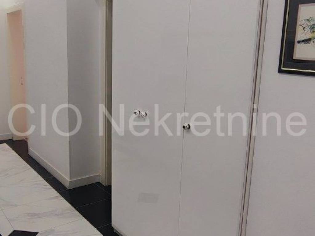 Flat in a building, Sale, Split, Split