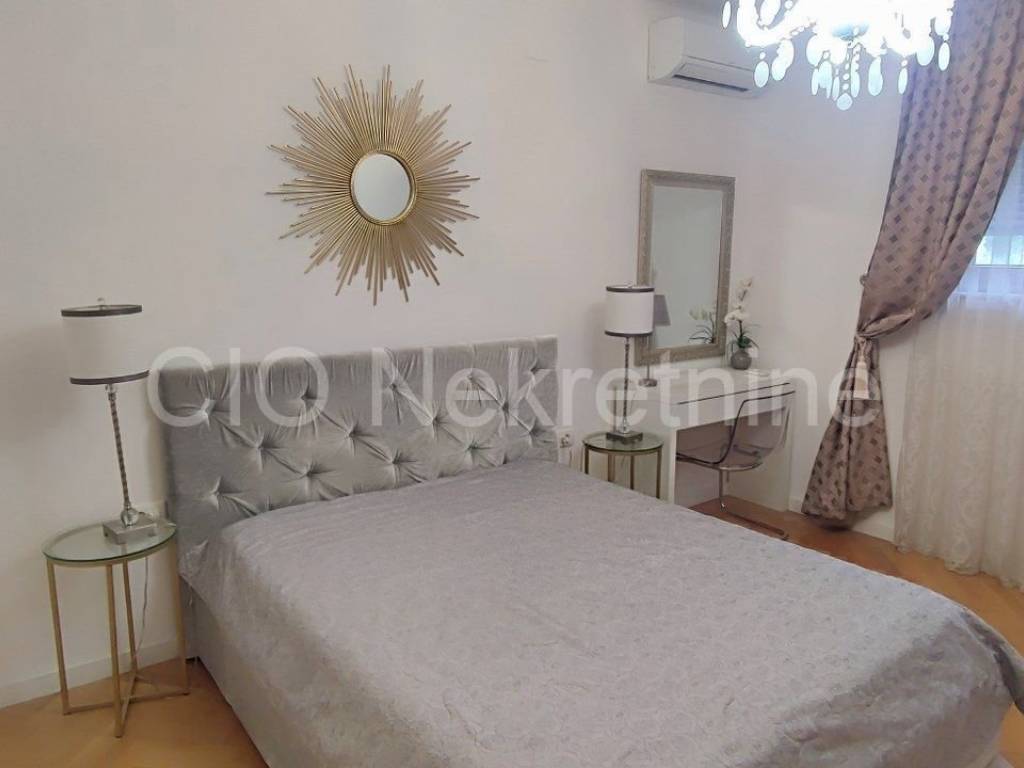 Flat in a building, Sale, Split, Split