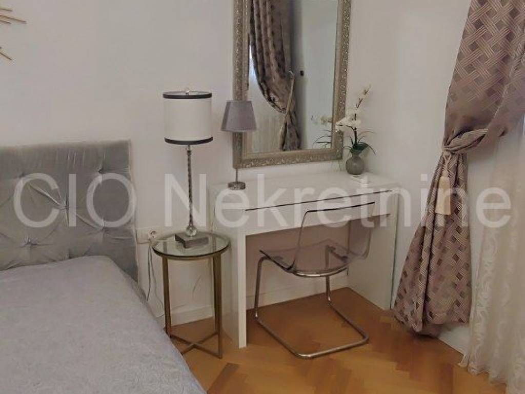 Flat in a building, Sale, Split, Split