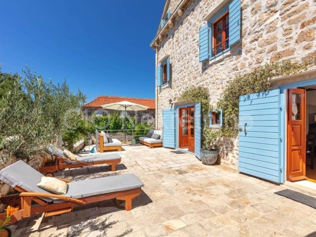 Luxury house, Sale, Milna, Milna