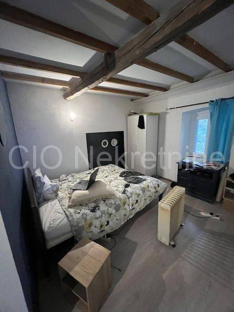 Flat in a house, Sale, Split, Split