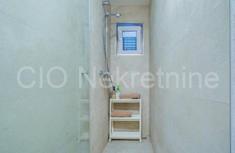 Flat in a house, Rent, Split, Split