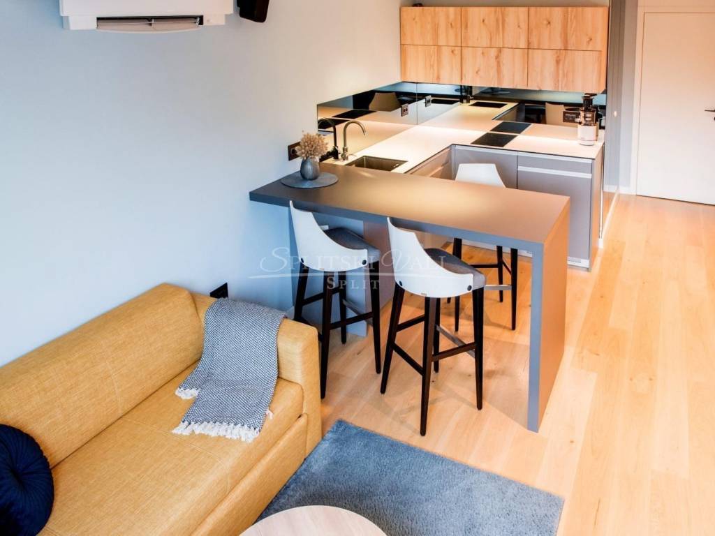 Flat in a building, Rent, Split, Split