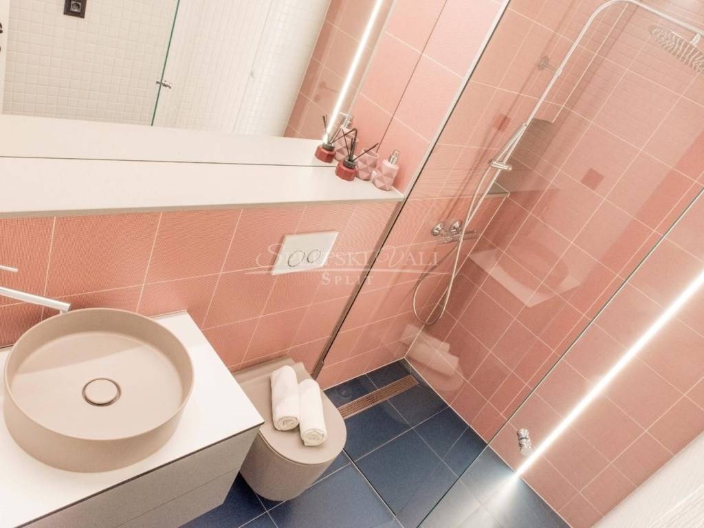 Flat in a building, Rent, Split, Split