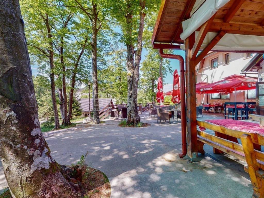 Hospitality and tourism unit, Sale, Delnice, Dedin