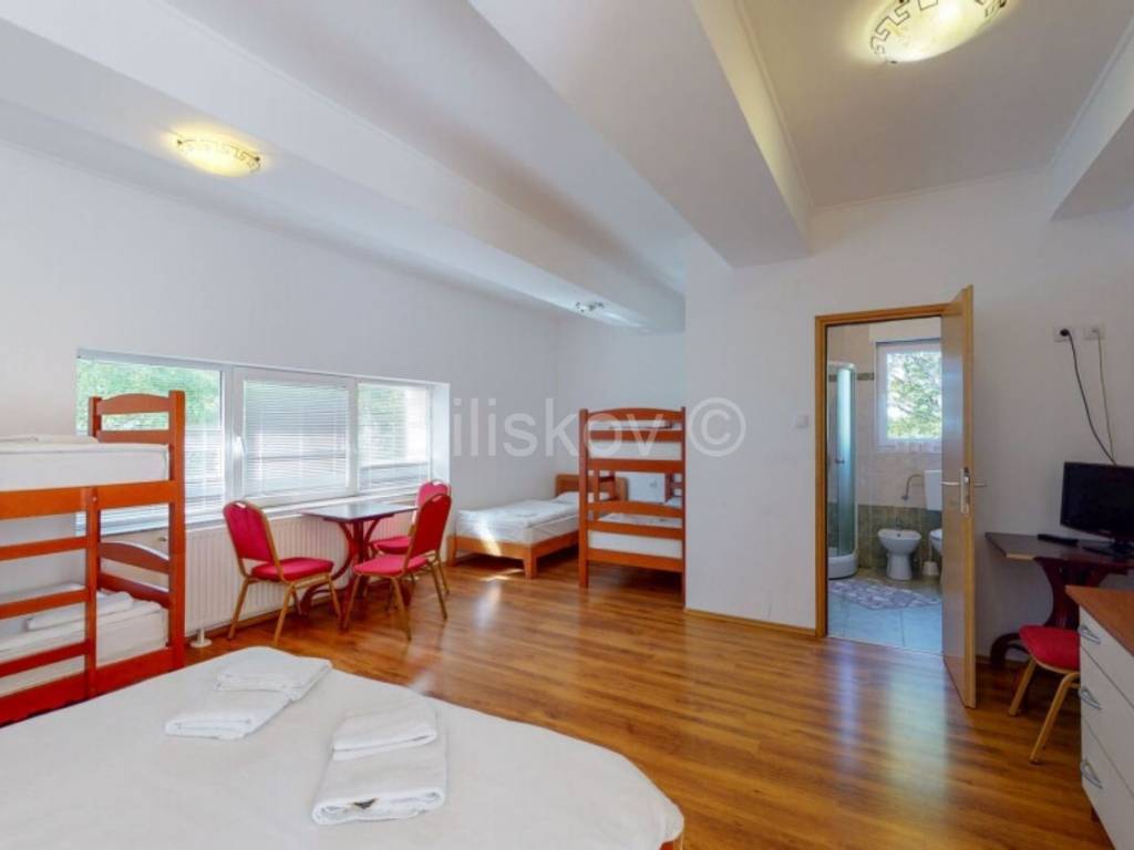 Hospitality and tourism unit, Sale, Delnice, Dedin