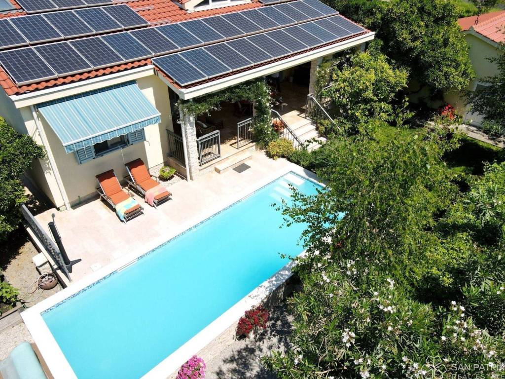 Vila, Prodaja, Kaštela, Kaštel Lukšić