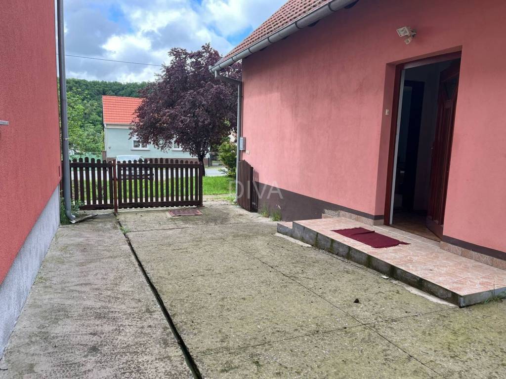 Kuća prizemnica, Prodaja, Podcrkavlje, Podcrkavlje