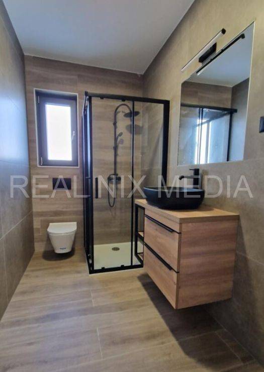 Luksuzni apartman, Prodaja, Privlaka, Privlaka