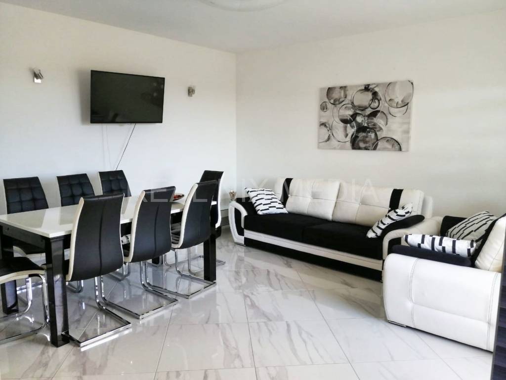 Apartman na moru, Prodaja, Nin, Zaton