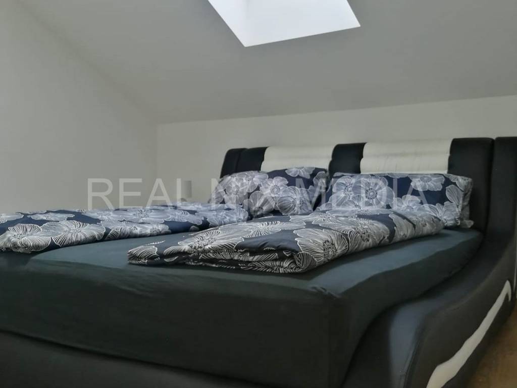 Apartman na moru, Prodaja, Nin, Zaton
