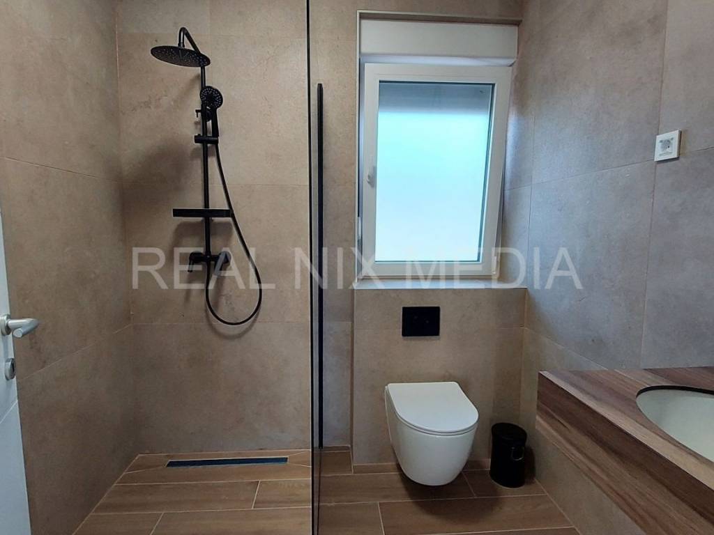 Apartman na moru, Prodaja, Privlaka, Privlaka